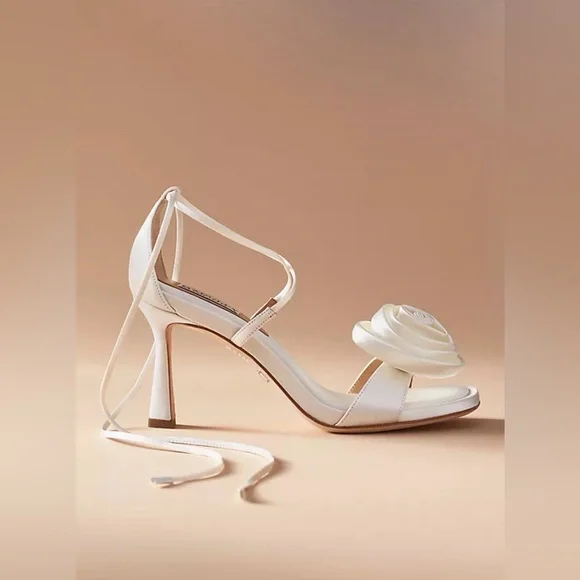 BNIB Badgley Mischka Janelle Rosette Wrap Heels - Picture 6 of 6